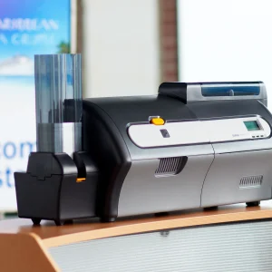 Zebra ZXP Series 7 – Impresora Doble Cara con Laminador Dual y Codificador Magnético, USB y Ethernet